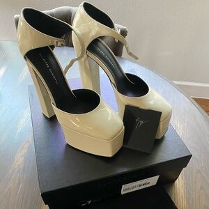 Giuseppe Zanotti Vernice platforms! Beautiful cream color- ready for summer